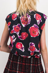 Sleeveless funnel neck flower printed top